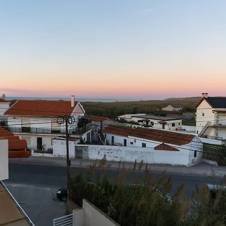 Baleal: Balconies And Pool 아파트 *